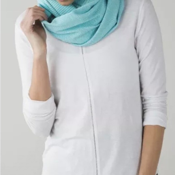Lululemon Vinyassa Scarves - Picture 11 of 11